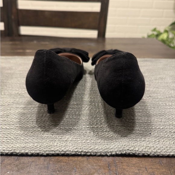 Journee Collection Black Bow Women's Shoes - Picture 3 of 7